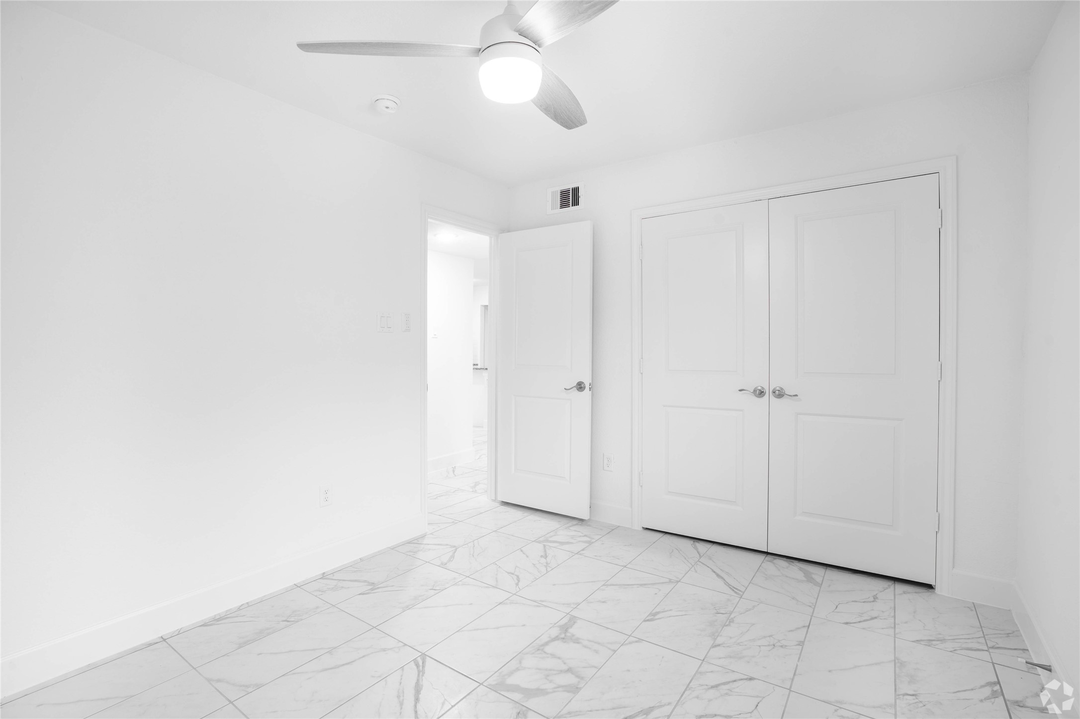 4410 Bellfort Avenue, Unit 8 Houston, TX 77051 - Photo 7 of 11 a view of an empty room
