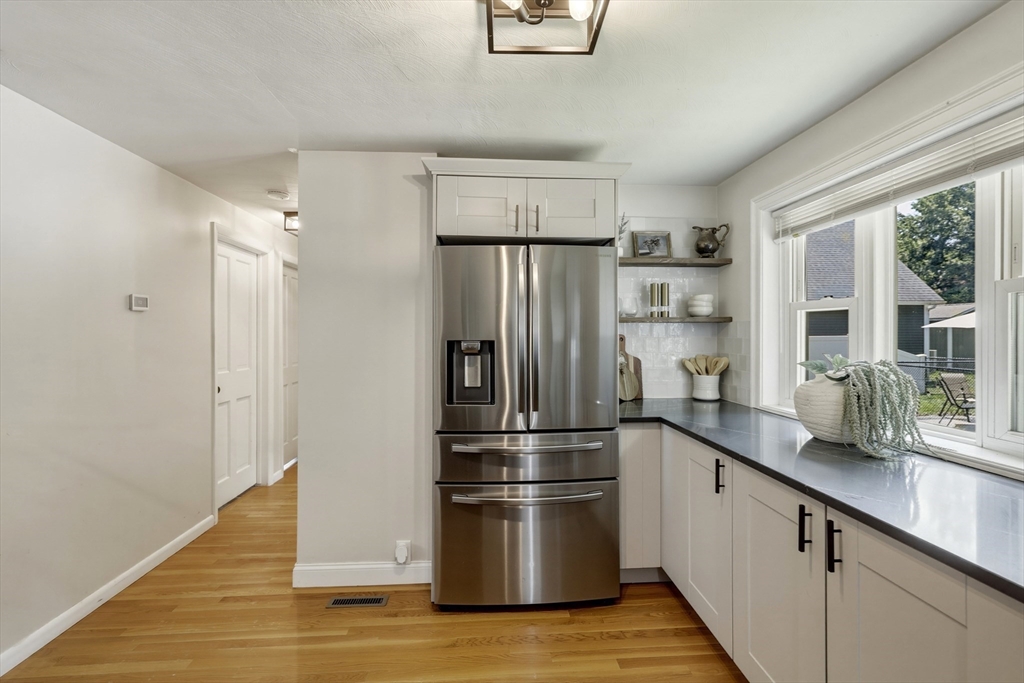 75 Clematis Road Agawam, MA 01001 - Photo 18 of 38