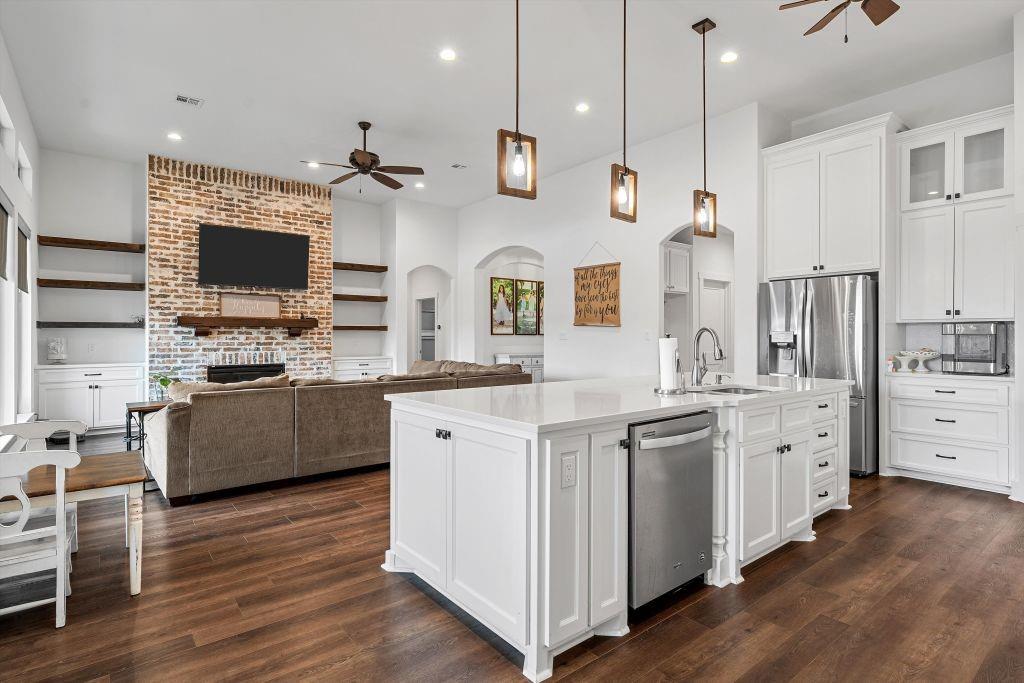 2205 Therese Drive Waco, TX 76712 - Photo 8 of 26