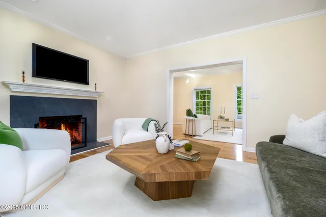 $1,488,000 | 185 Interlaken Road, Stamford, CT 06903