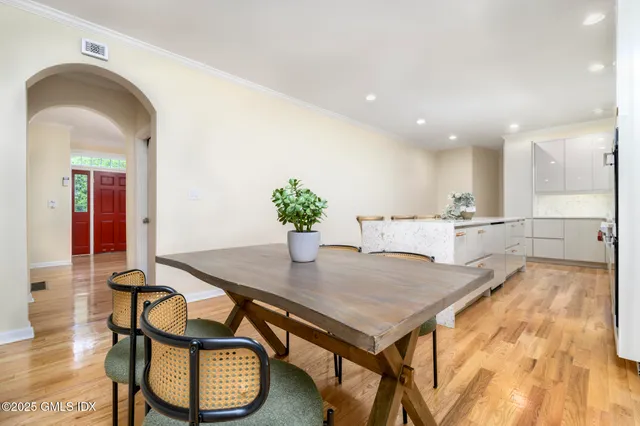 $1,488,000 | 185 Interlaken Road, Stamford, CT 06903