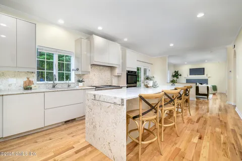 $1,488,000 | 185 Interlaken Road, Stamford, CT 06903