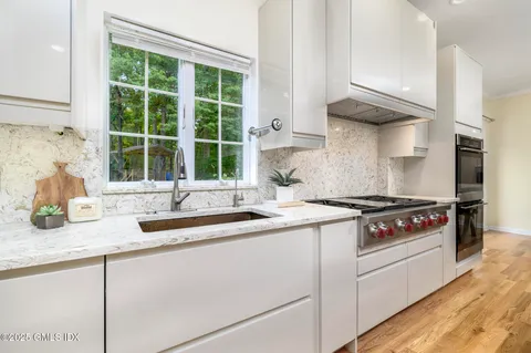 $1,488,000 | 185 Interlaken Road, Stamford, CT 06903