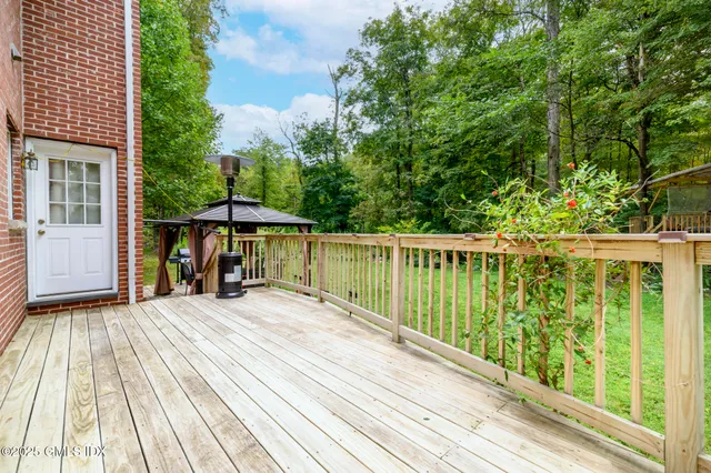 $1,488,000 | 185 Interlaken Road, Stamford, CT 06903