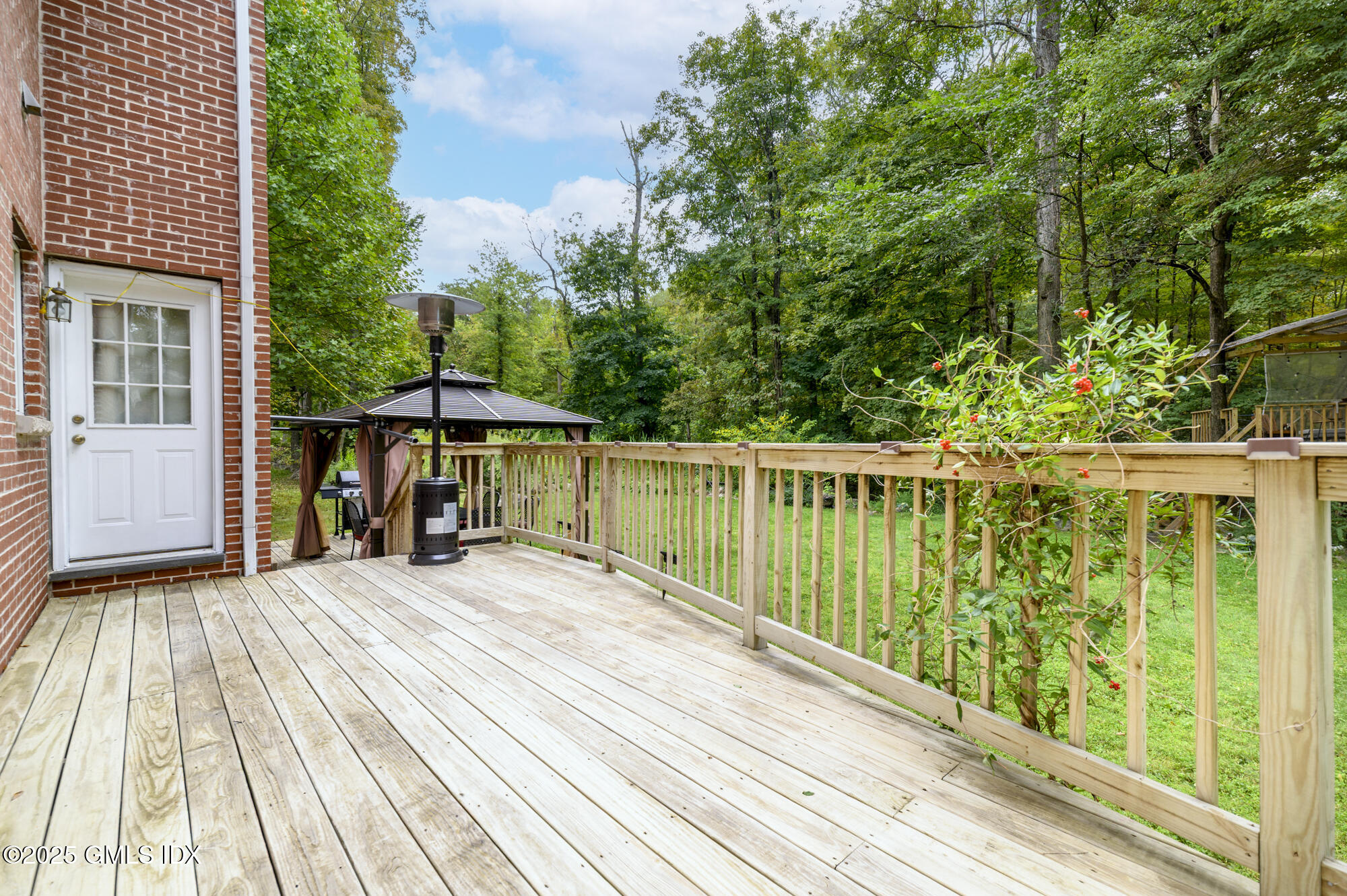 185 Interlaken Road Stamford, CT 06903 - Photo 17 of 40 185INT-33