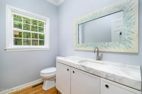 $1,488,000 | 185 Interlaken Road, Stamford, CT 06903