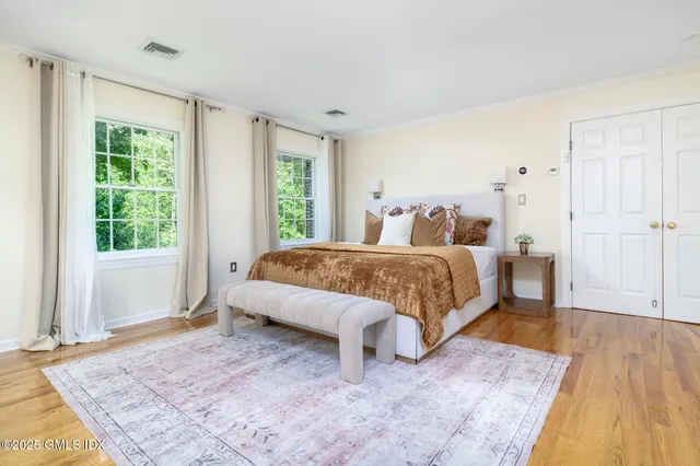 $1,488,000 | 185 Interlaken Road, Stamford, CT 06903