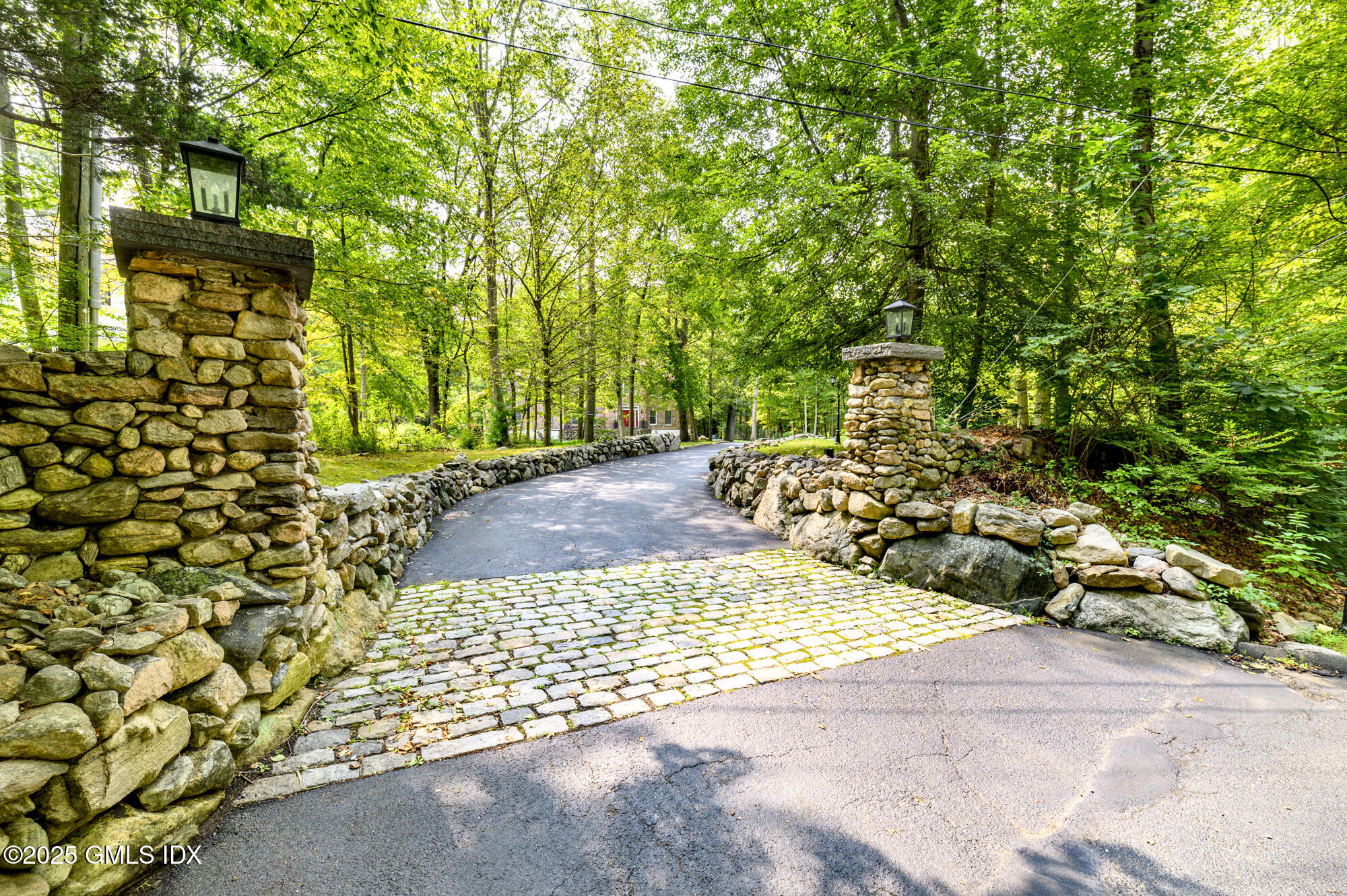 185 Interlaken Road Stamford, CT 06903 - Photo 2 of 40 185INT-1