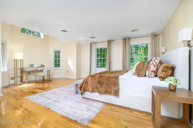 $1,488,000 | 185 Interlaken Road, Stamford, CT 06903