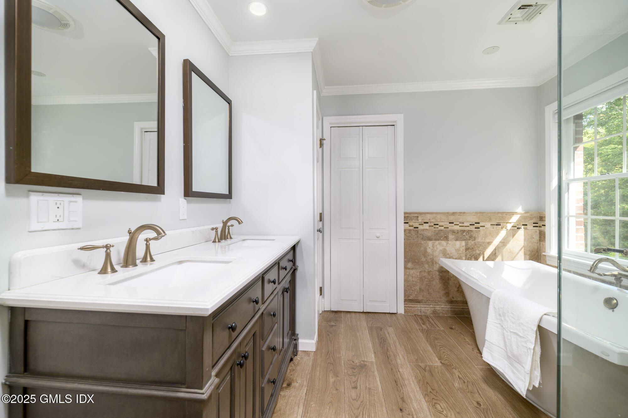 185 Interlaken Road Stamford, CT 06903 - Photo 23 of 40 185INT-42