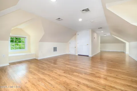 $1,488,000 | 185 Interlaken Road, Stamford, CT 06903