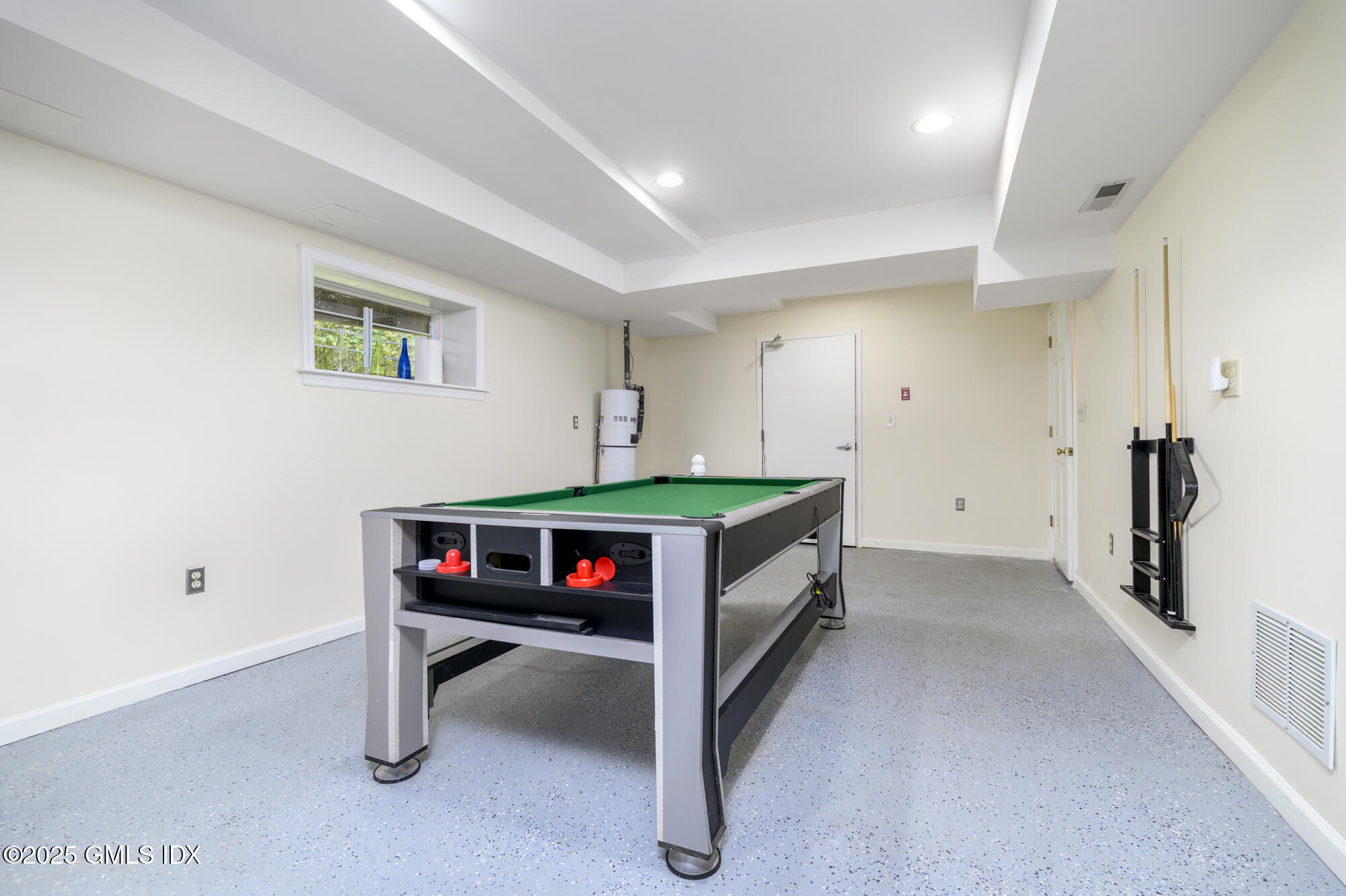 185 Interlaken Road Stamford, CT 06903 - Photo 33 of 40 185INT-30