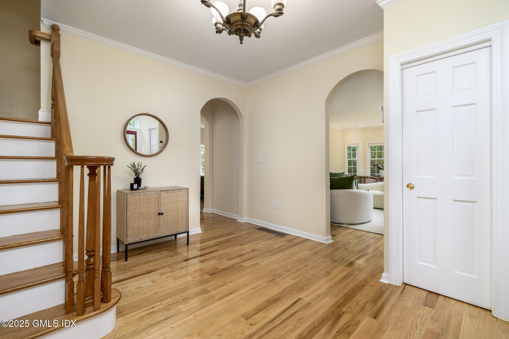 185 Interlaken Road Stamford, CT 06903 - Photo 5 of 40 185INT-45