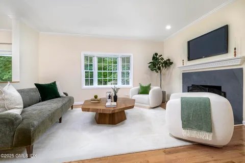 $1,488,000 | 185 Interlaken Road, Stamford, CT 06903