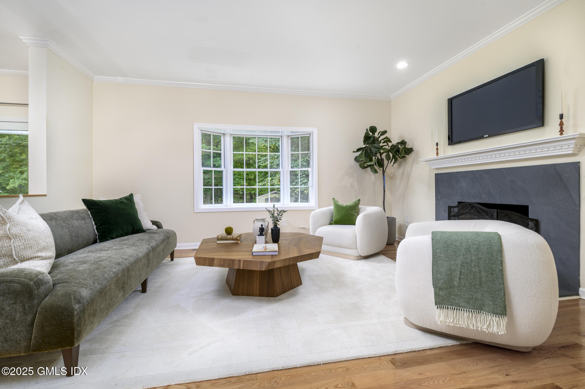 185 Interlaken Road Stamford, CT 06903 - Photo 10 of 40 185INT-36