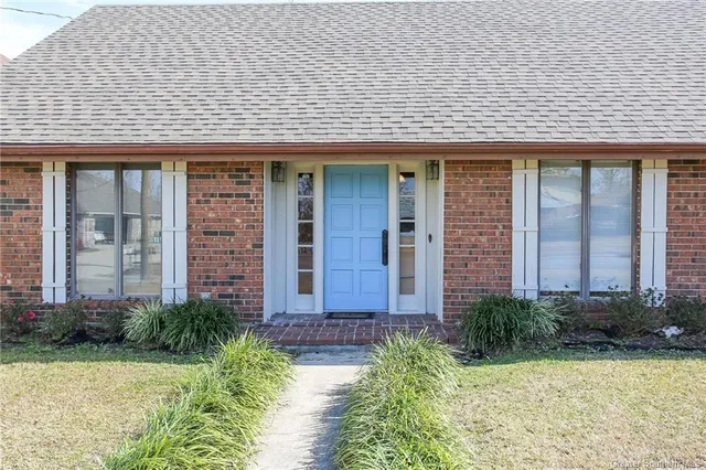 $214,500 | 1308 South Rue Des Chene, Westlake, LA 70669