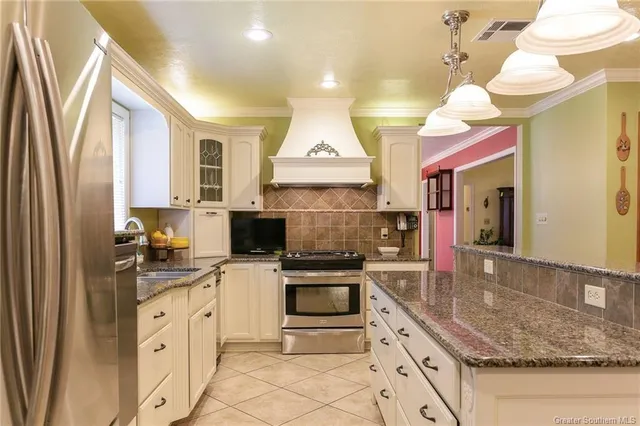 $214,500 | 1308 South Rue Des Chene, Westlake, LA 70669