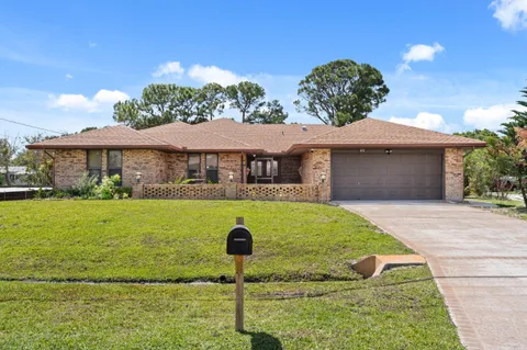 $465,000 | 472 Southeast Majestic Terrace, Port St. Lucie, FL 34983