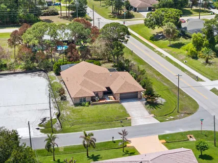 $465,000 | 472 Southeast Majestic Terrace, Port St. Lucie, FL 34983