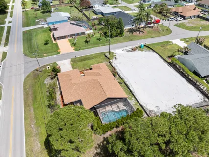 $465,000 | 472 Southeast Majestic Terrace, Port St. Lucie, FL 34983
