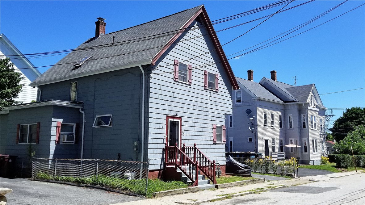 27 Barton Street Woonsocket, RI 02895 - Photo 3 of 37 Gallery Image 3