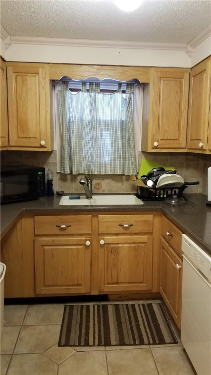 27 Barton Street Woonsocket, RI 02895 - Photo 10 of 37 Gallery Image 10