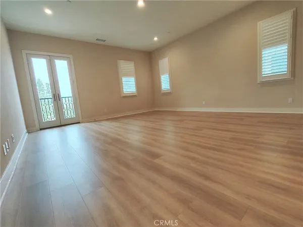 $11,000 | 55 Thrasher, Irvine, CA 92618