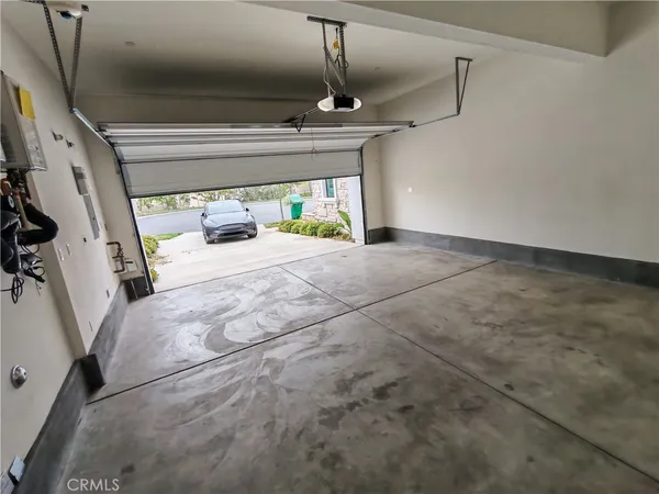 $11,000 | 55 Thrasher, Irvine, CA 92618