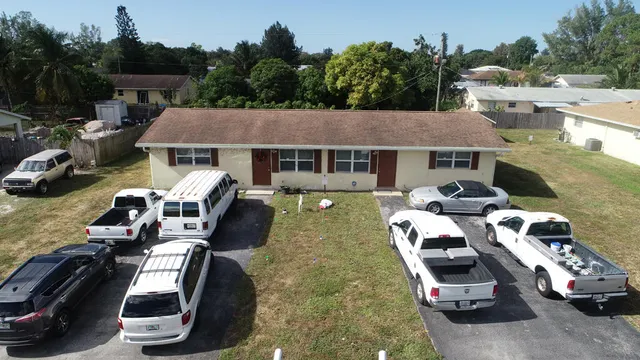 $924,900 | 1675 East Breezy Lane, West Palm Beach, FL 33417