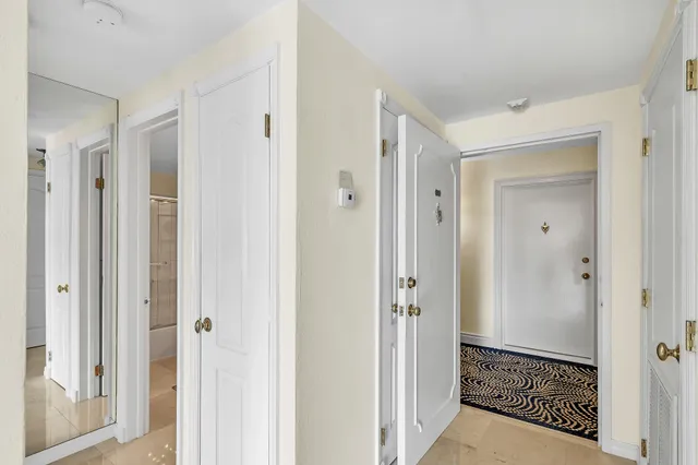 $10,000 | 250 North Bradley Place, Unit 402, Palm Beach, FL 33480