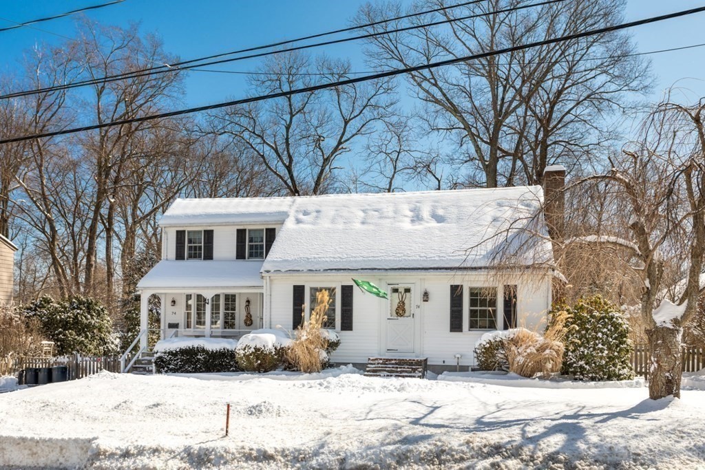74 Wescroft Road Reading, MA 01867 - Photo 1 of 36 Gallery Image 1