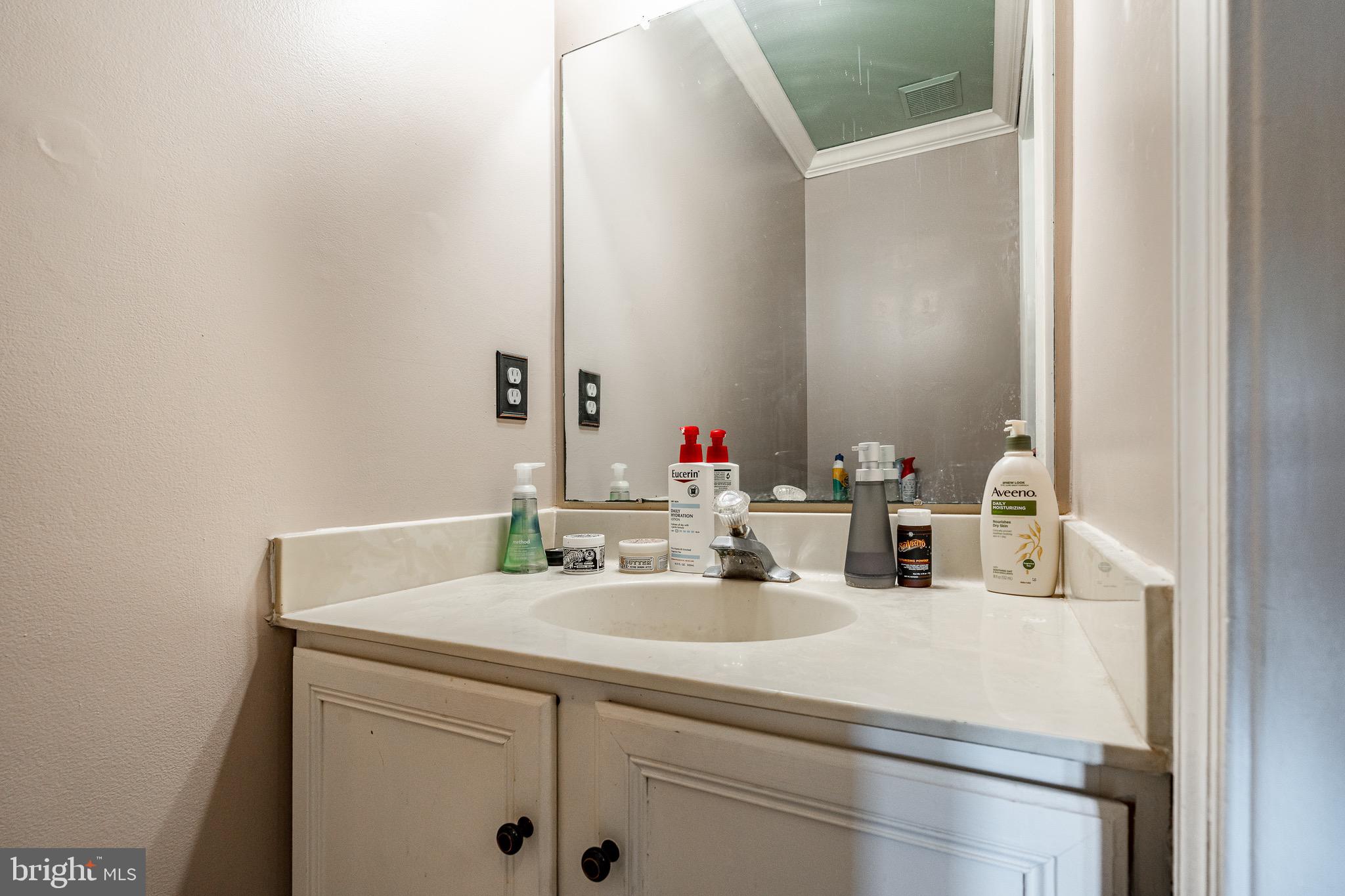 103 Ashley Road Phoenixville, PA 19460 - Photo 16 of 34 1st Floor Half Bath