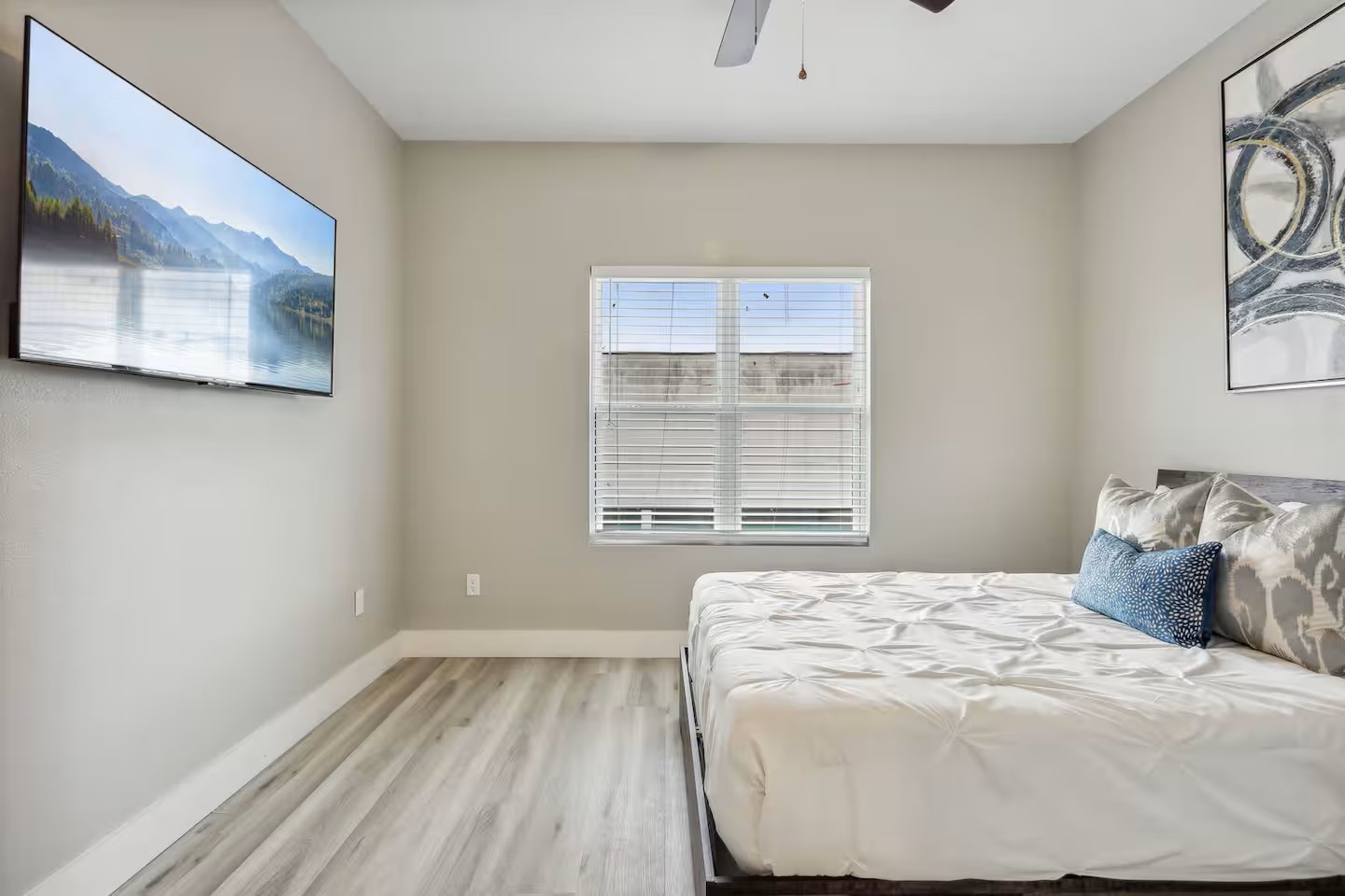 2502 Sam Wilson Street Houston, TX 77020 - Photo 12 of 15 a bedroom with a bed and a window
