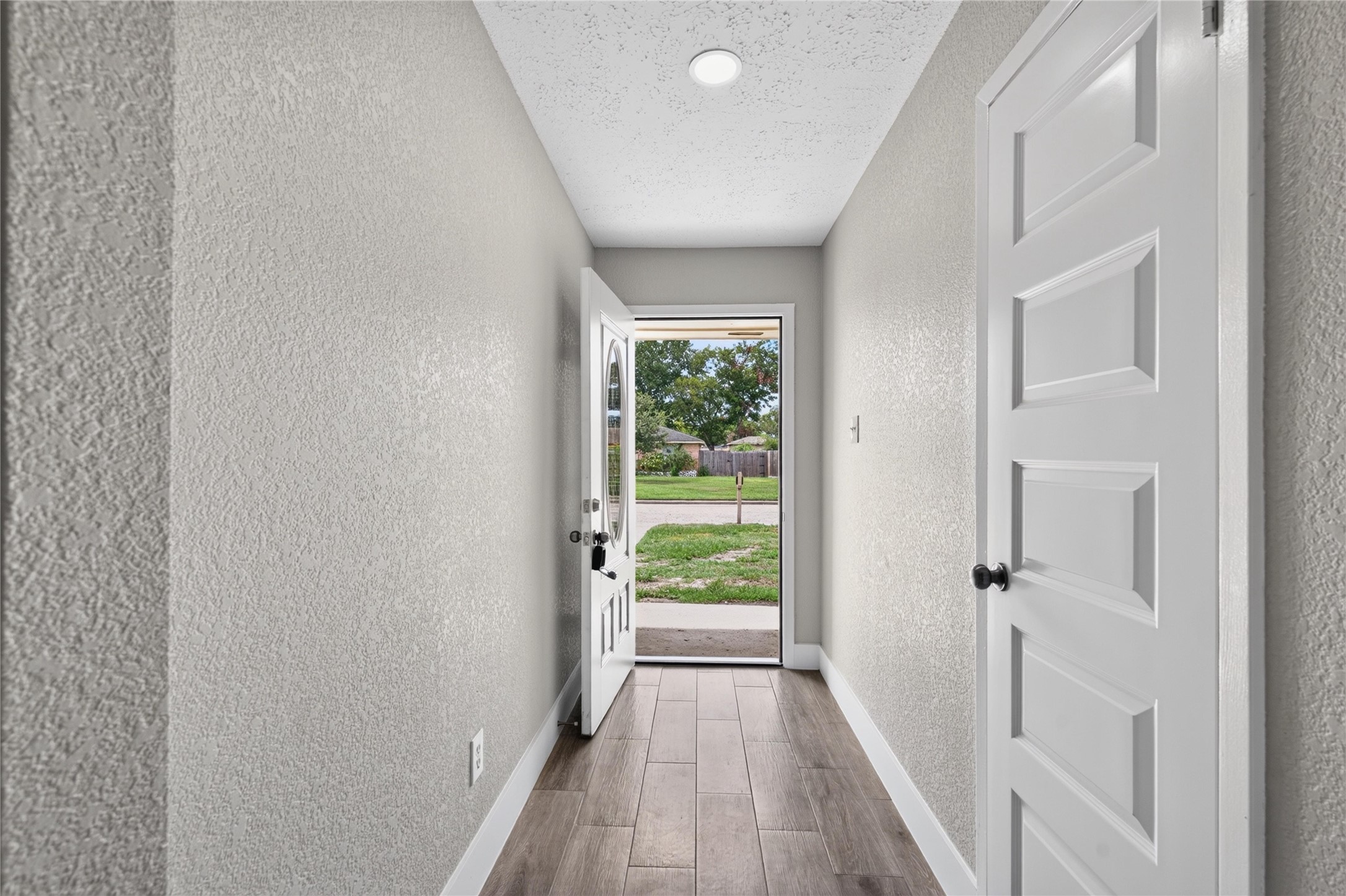 11726 Old Telegraph Road Houston, TX 77067 - Photo 5 of 29 Gallery Image 5
