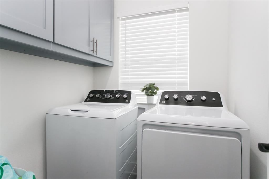 1006 Johnson Trail Bells, TX 75414 - Photo 17 of 19 a utility room with dryer and washer