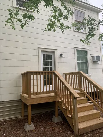 $1,500 | 1604 Water Street, Bastrop, TX 78602