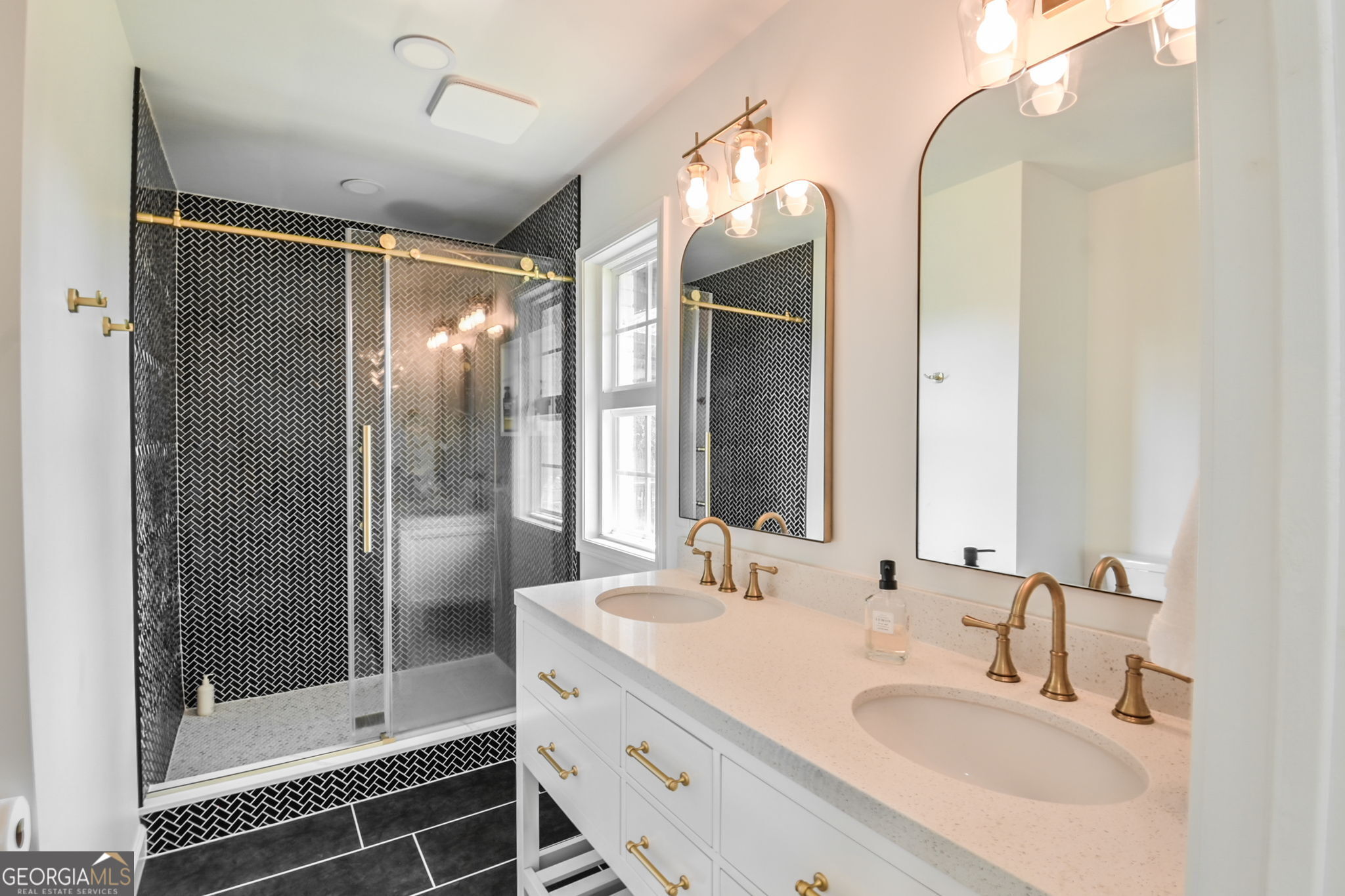 150 Sims Street Winder, GA 30680 - Photo 8 of 34