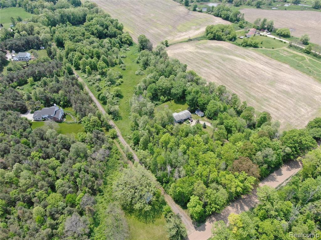 1 Faussett Road Fenton, MI 48430 - Photo 8 of 12