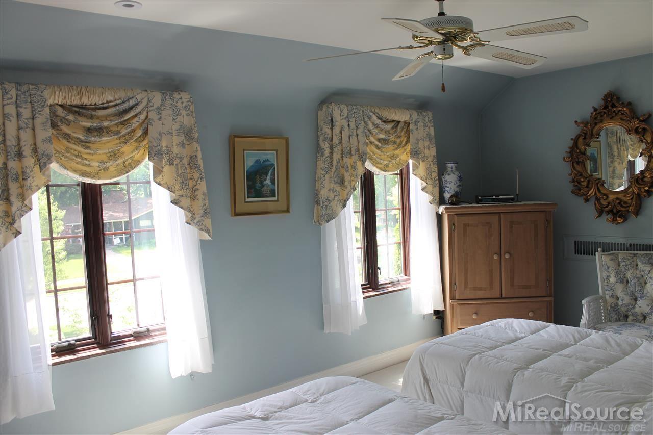 758 Barrington Road Grosse Pointe Park, MI 48230 - Photo 23 of 30