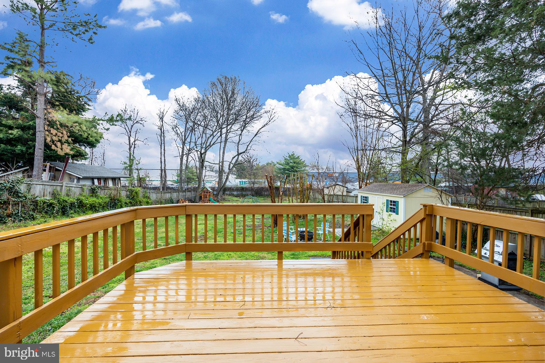 15211 Michigan Rd. Woodbridge, VA 22191 - Photo 19 of 38 Large deck over looking yard