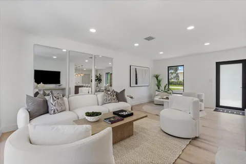 $1,187,999 | 4721 Bayview Drive, Fort Lauderdale, FL 33308