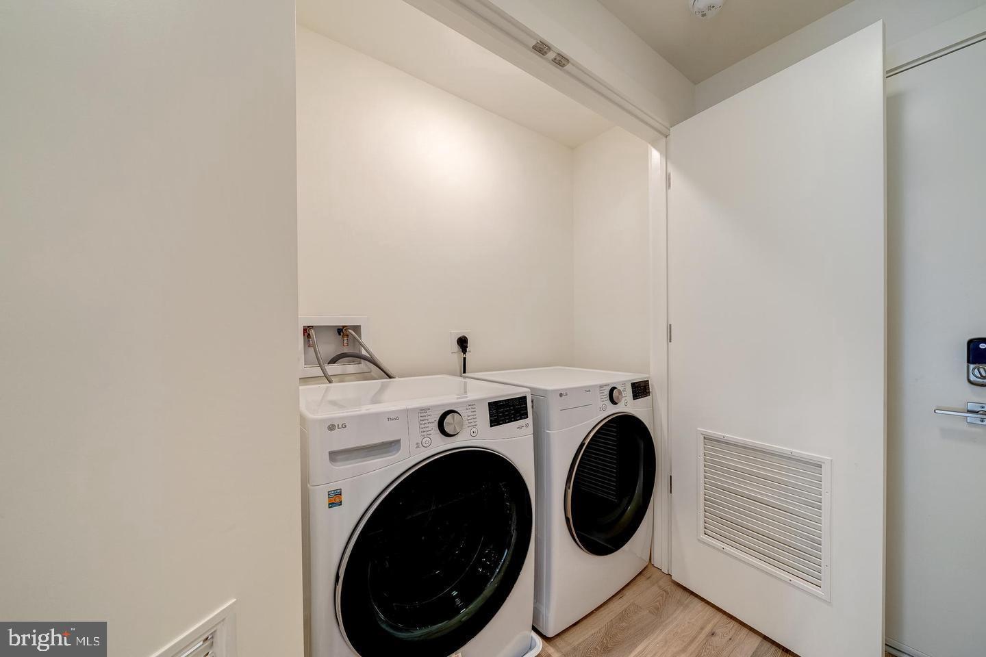440 R Street Northwest, Unit 1 Washington, DC 20001 - Photo 21 of 23 Full size LG Washer & Dryer