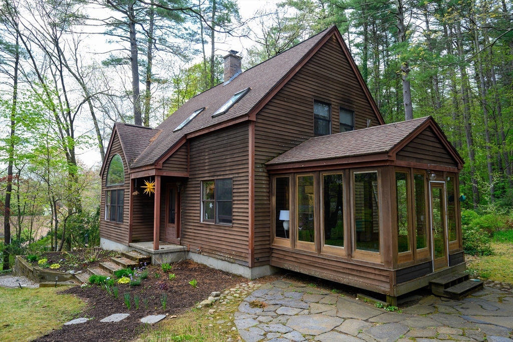 8 Kingman Road Amherst, MA 01002 - Photo 3 of 32 Gallery Image 3