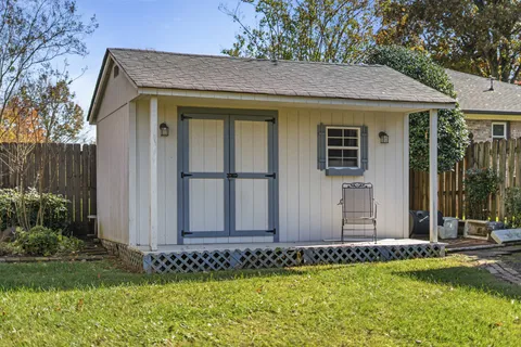 a view of a house with swimming pool