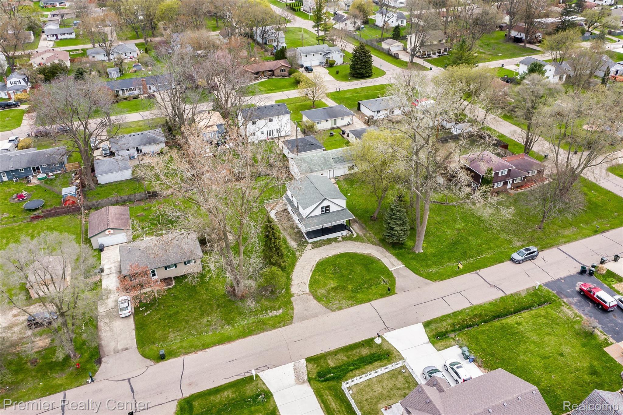 3165 Emmons Avenue Rochester, MI 48307 - Photo 11 of 20 Drone6.jpg