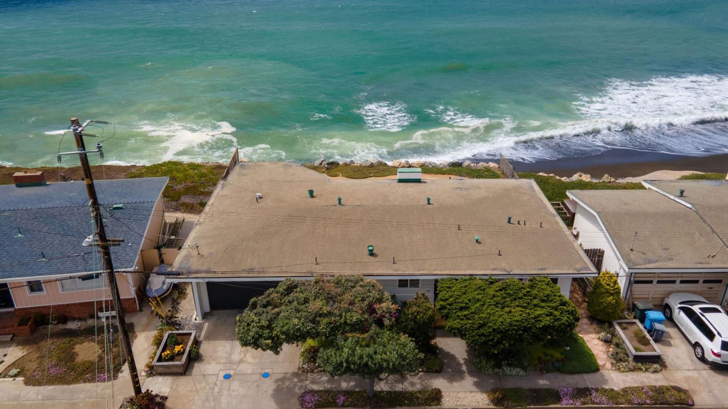 172 Shoreview Avenue Pacifica, CA 94044 - Photo 4 of 38 a view of a house with a yard