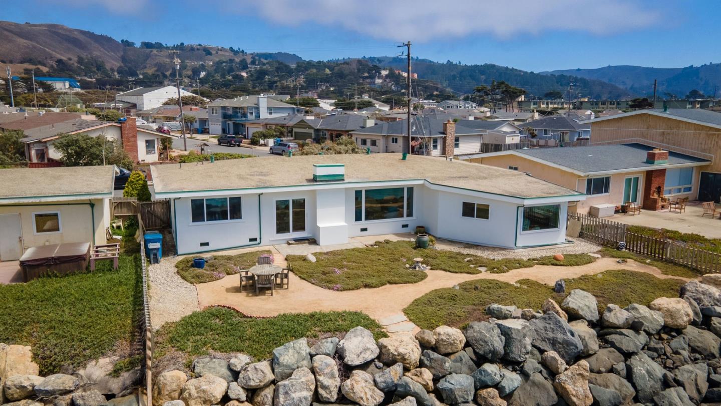172 Shoreview Avenue Pacifica, CA 94044 - Photo 7 of 38 a view of a house with a yard