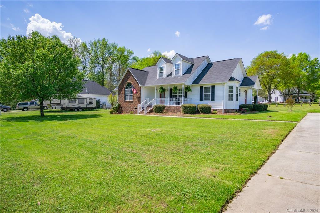 334 Quinn Road Clover, SC 29710 - Photo 2 of 34 Gallery Image 2