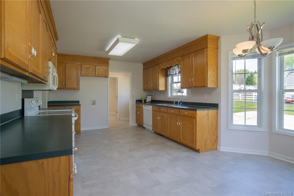 334 Quinn Road Clover, SC 29710 - Photo 11 of 34 Gallery Image 11