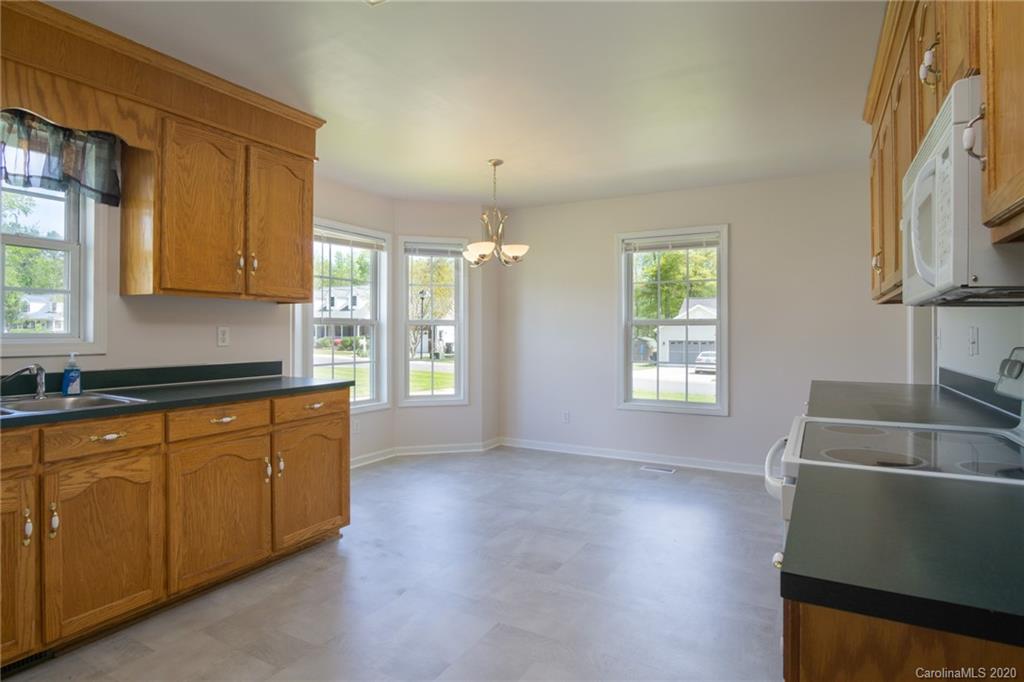 334 Quinn Road Clover, SC 29710 - Photo 13 of 34 Gallery Image 13